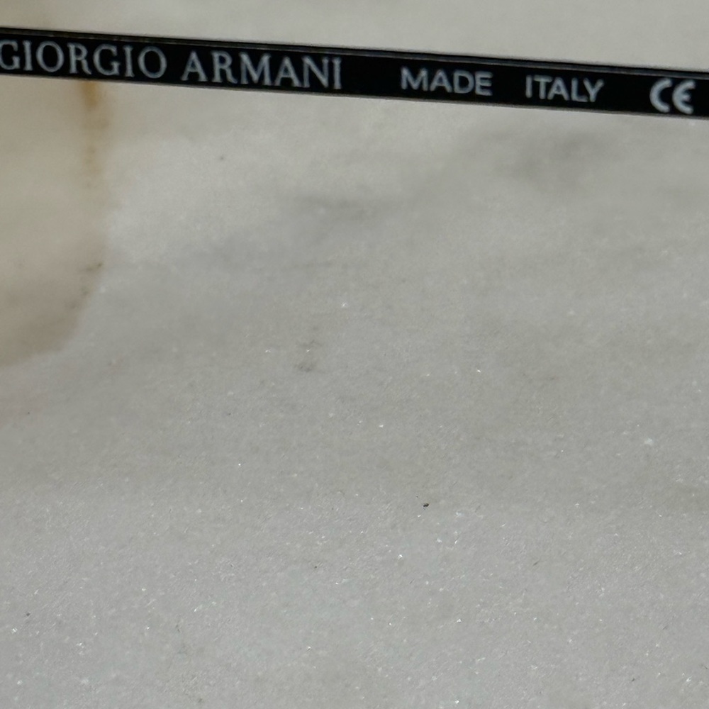 Vintage Giorgio Armani sunglasses - Picture 4 of 9